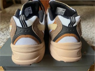 New Balance 530 Beige/Marrón Talla 42.5