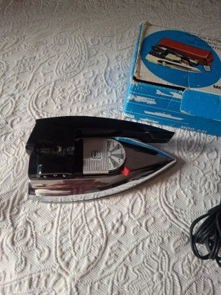 Plancha de Viaje Automática Mod. 631