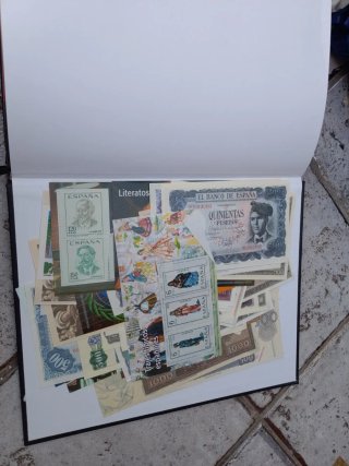 El Franquismo en Sellos y Billetes
