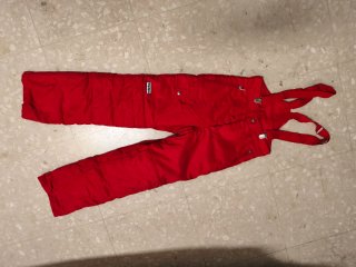 Pantalones de nieve rojos con tirantes