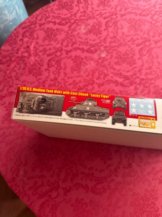 Maqueta Tanque M4A1 Lucky Tiger Asuka 1/35