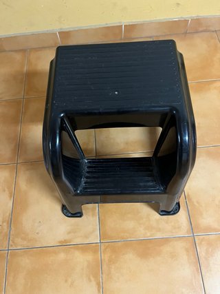 Taburete escalón plástico negro