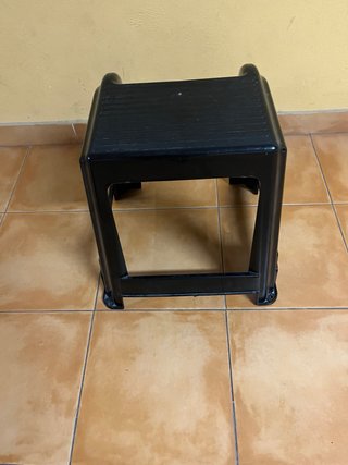 Taburete escalón plástico negro