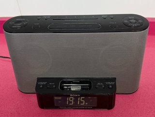 Radio despertador Sony ICF-DS11iP con base Dock