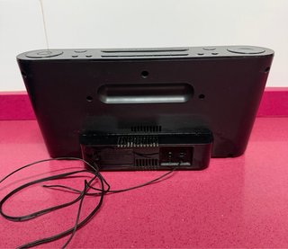Radio despertador Sony ICF-DS11iP con base Dock