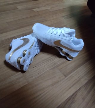 Scarpe Nike Shox Bianche e Oro