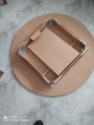 Mesa redonda extensible y 4 sillas