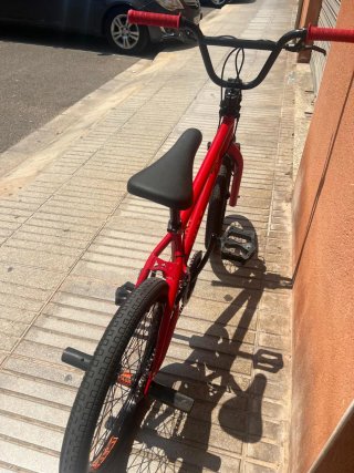 Bicicleta BMX Roja