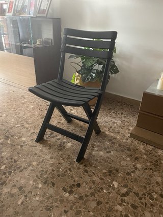 Mesa y 2 sillas plegables PVC terraza