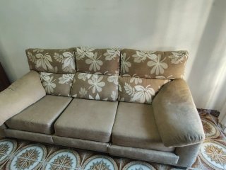 Se regala sofa, para recoger en Villaverde Alto