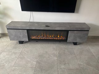 Elegante Mueble con chimenea decorativa