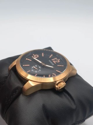 Reloj Guess Hombre Negro y Dorado