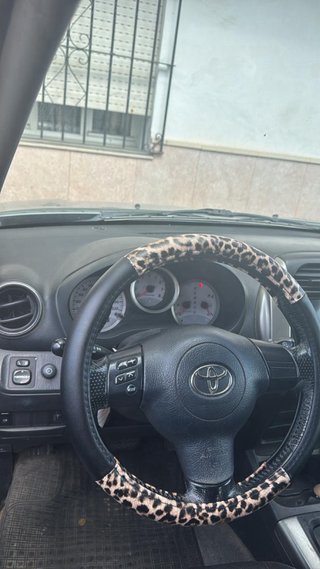 Asientos de coche de cuero negro