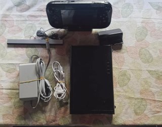 Nintendo Wii U 32GB + Mando + 4 Juegos