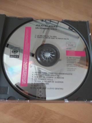 CD ALBUM JULIO IGLESIAS Un Hombre Solo