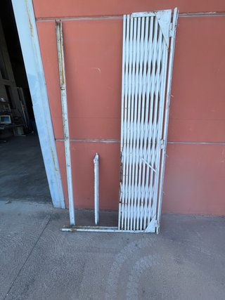 Lote de 2 rejas extensibles metálicas
