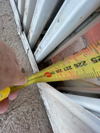 Lote de 2 rejas extensibles metálicas