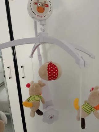 Móvil musical para cuna