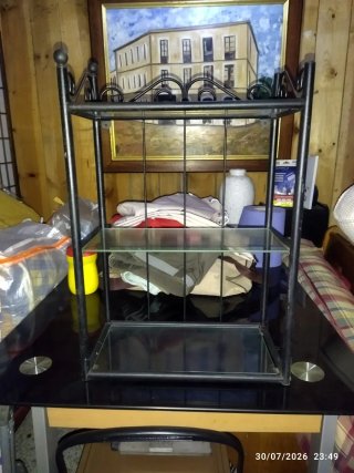 Vitrina forja y cristal
