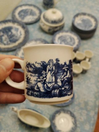 Vajilla Churchill Azul y Blanca