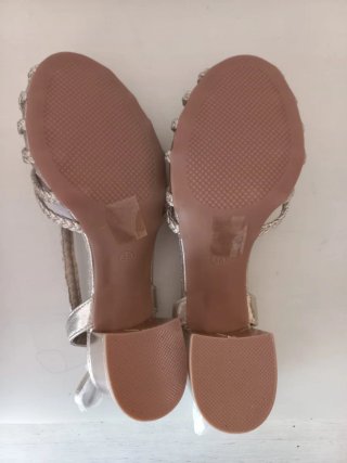 Sandalias Libertie Doradas Talla 38
