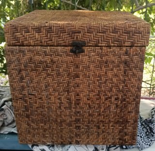 Baúl vintage mimbre con cierre