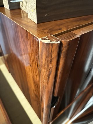 Dormitorio: cabecero, Mesillas,  Cómoda y espejo