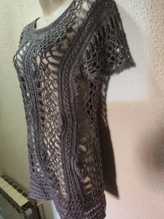 Blusa de encaje verde caqui