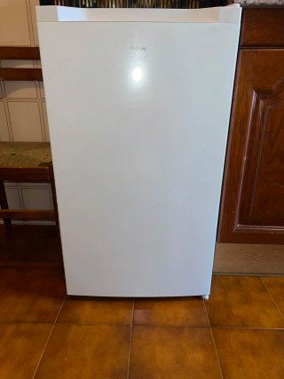 Congelador vertical blanco