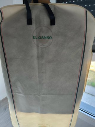 Traje de caballero El Ganso gris y rojo
