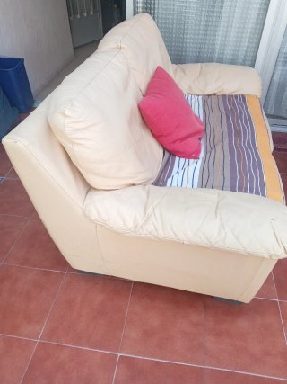 Par de sofás de piel beige