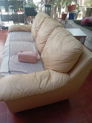 Par de sofás de piel beige