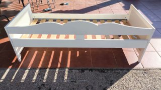 Cama infantil blanca Ikea Con colchón y barrera