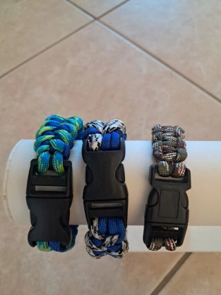 Braccialetti intrecciati multicolore