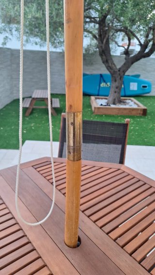 VINAROZ: Ombrellone in tessuto e legno