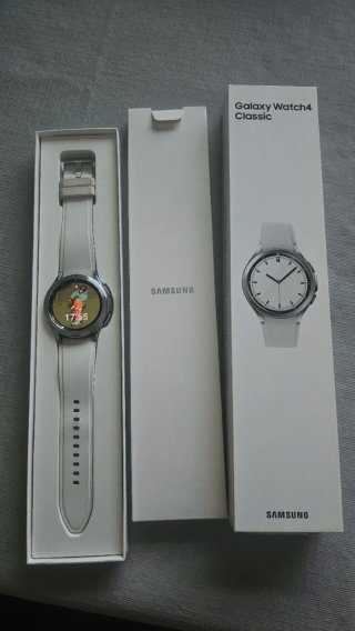 Samsung Galaxy Watch4 Classic Smartwatch