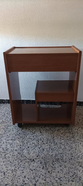 Escritorio antiguo de madera