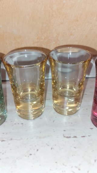 Bicchierini da liquore in vetro colorato