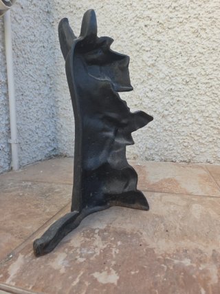 Tope de puerta de hierro