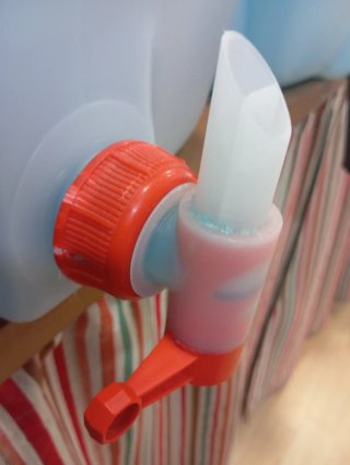 Bidón plástico 60L con grifo usados