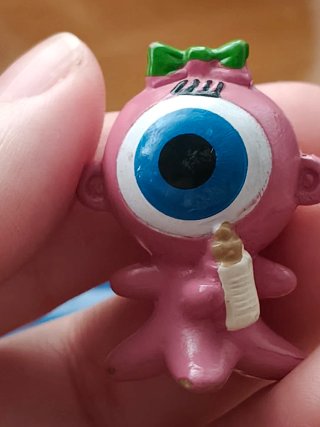 Figura Bebé Cíclope Rosa