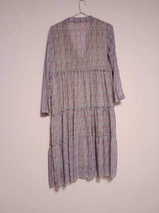 Vestido estampado azul y morado  con florecitas