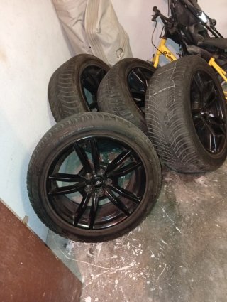 Ruedas completas en buen estado 235.  50  R18/101v