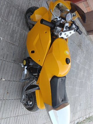 Mine moto de carrera
