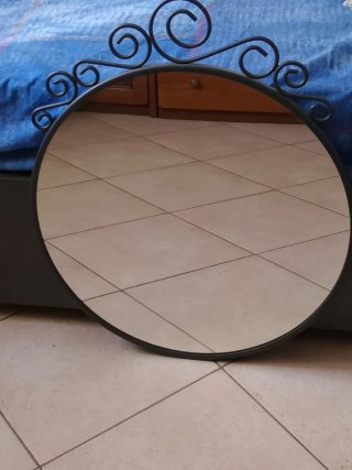 Specchio ovale in ferro battuto