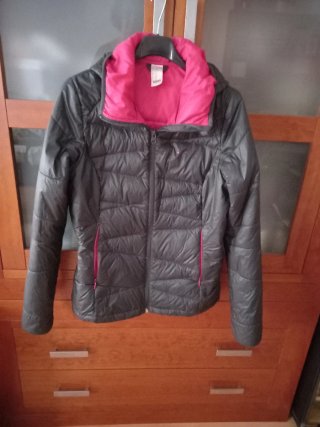 Cazadora Decathlon rosa talla M