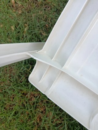 Sillas de Plástico  Lote 2 x 3€