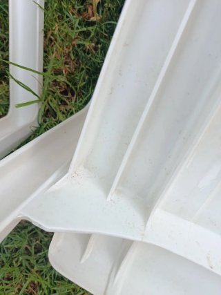 Sillas de Plástico  Lote 2 x 3€
