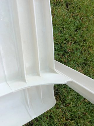 Sillas de Plástico  Lote 2 x 3€
