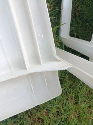 Sillas de Plástico  Lote 2 x 3€